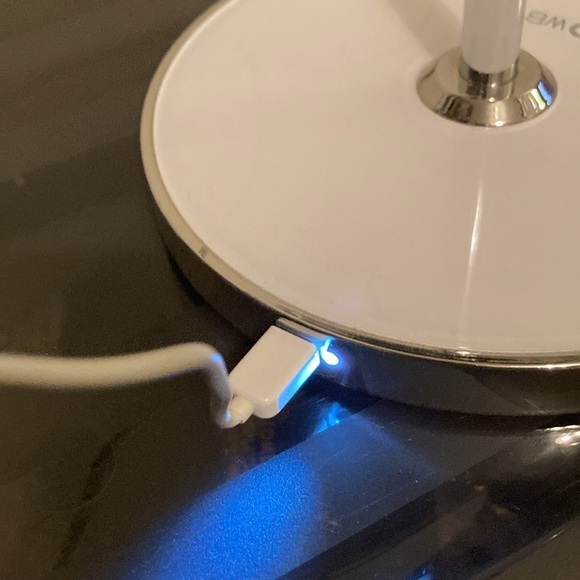 Magnify Table Top Lighted Mirror - Picture 4 of 6